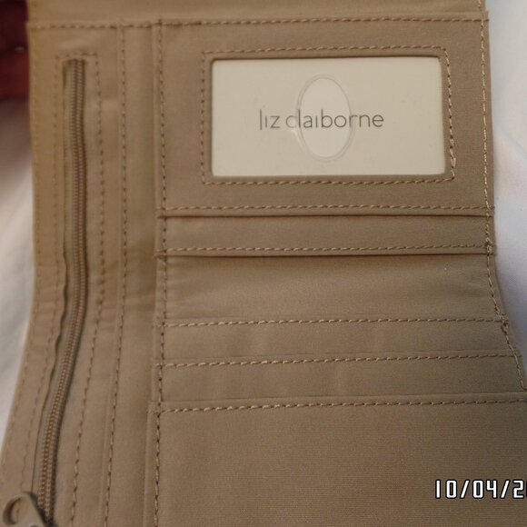 Liz Claiborne Trifold Wallet Camel New With Tag Heritage Mosaic - Picture 9 of 13